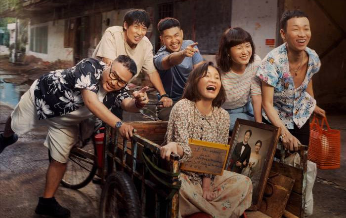 Dan dien vien phim Mang me di bo. Anh: Nha san xuat cung cap
