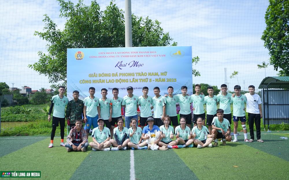 노동자를 위한 축구 대회 개막. 사진: Tien Long An Media