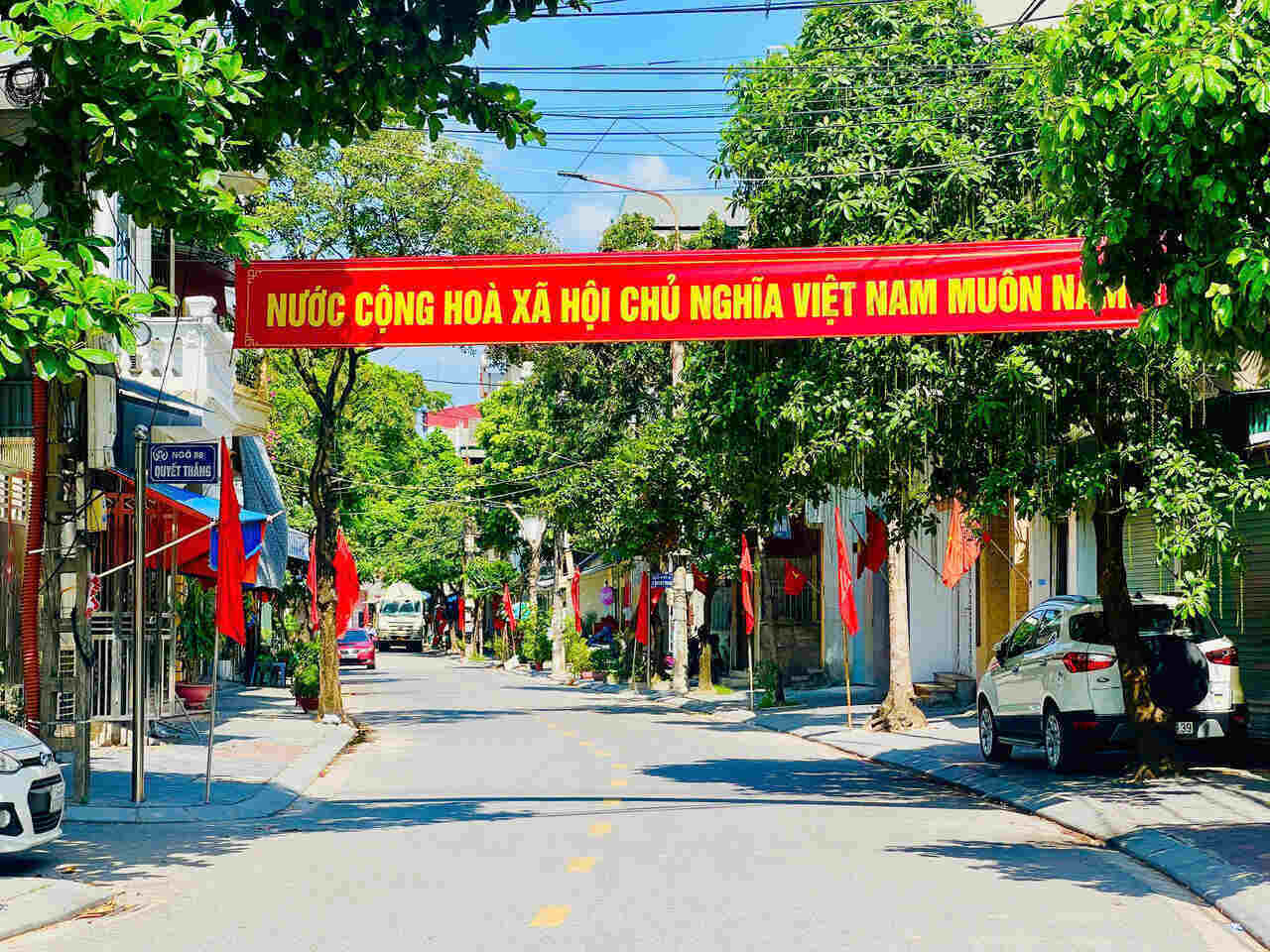 El ambiente de preparacion para el Congreso del Partido se extiende desde la base en Hai Phong. Foto: Mai Huong