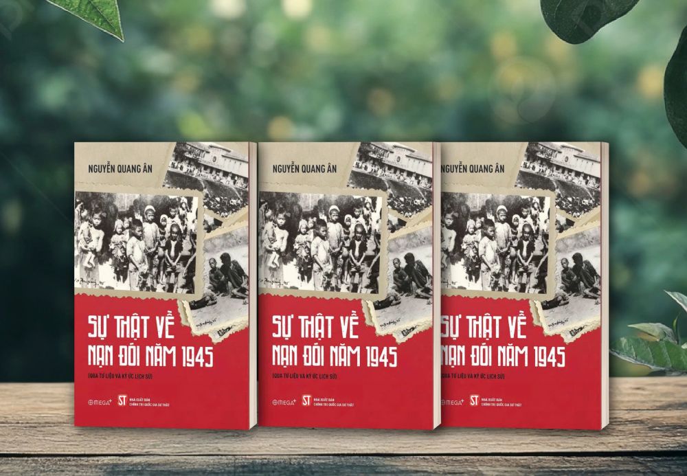 歴史家グエン・クアン・アン氏の「1945年の飢の真実(資料と歴史的記憶を通して)」という本。写真:Ai Van