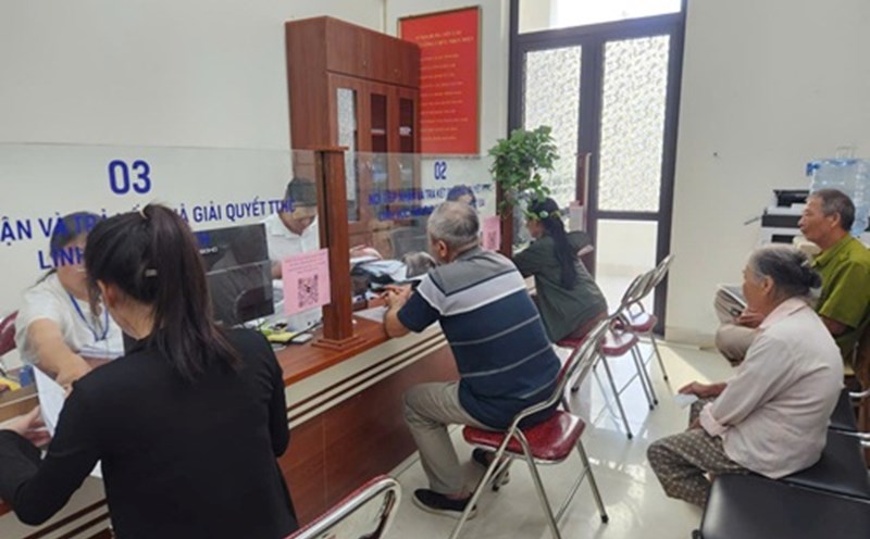 Hanoi aims to reduce the time for processing internal documents by 60%. Photo: Minh Hanh