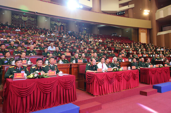 Cac dai bieu du le ky niem. Anh: Linh Ngoc