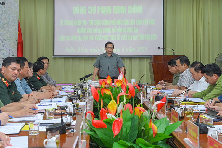 Prime Minister Pham Minh Chinh spoke at the meeting. Photo: Mai Giap