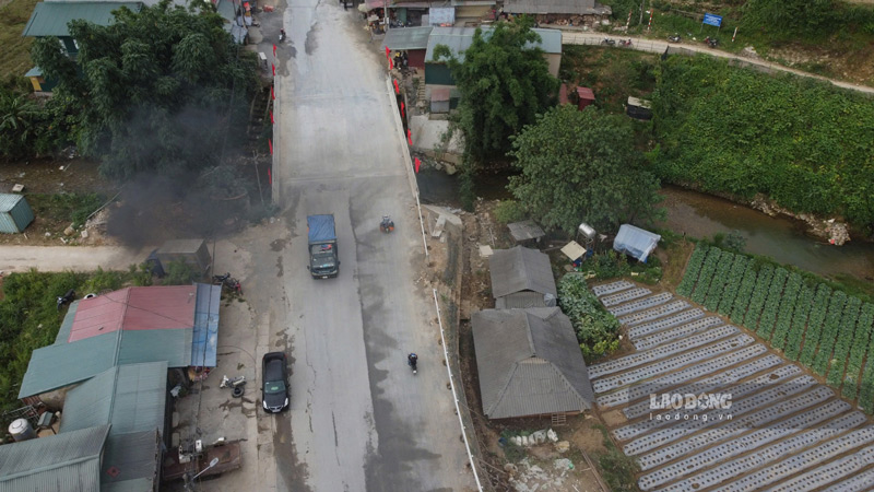 Dự án Xử lý ùn tắc gây mất an toàn giao thông trên Quốc lộ 4D thi công dở dang. Ảnh: Trọng Lộc