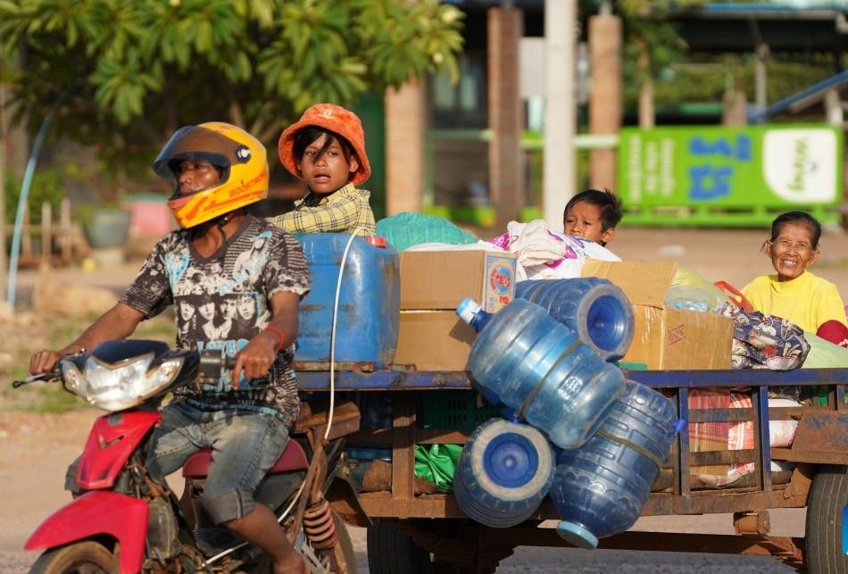 Residentes evacuados regresan a la provincia de Oddar Meanchey Camboya el 31 de julio de 2025. Foto: Xinhua