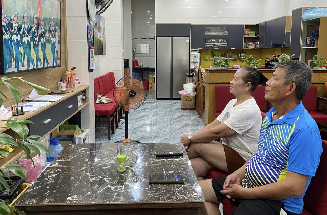 Quang Triの住民がライブストリームで総裁の式典を観戦。写真:Ngo Hien