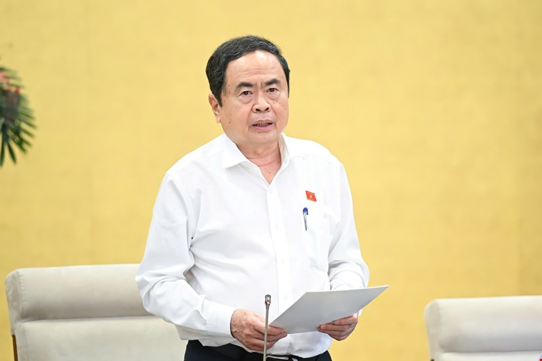 Politburo member and National Assembly Chairman Tran Thanh Man has signed and issued a Resolution on supplementing the content of budget expenditure for people's gifts. Photo: Quochoi.vn