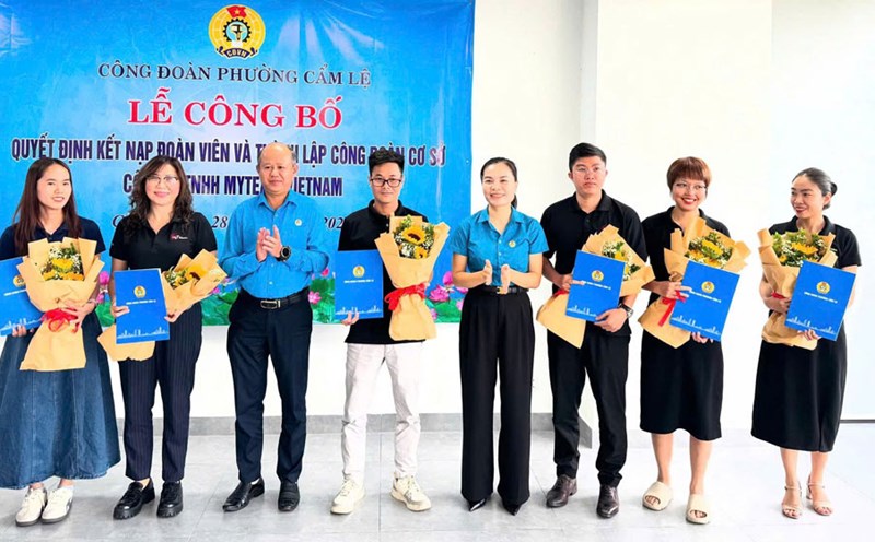 The Da Nang City Labor Federation established another grassroots union with 70 union members. Photo: Cam Le Trade Union
