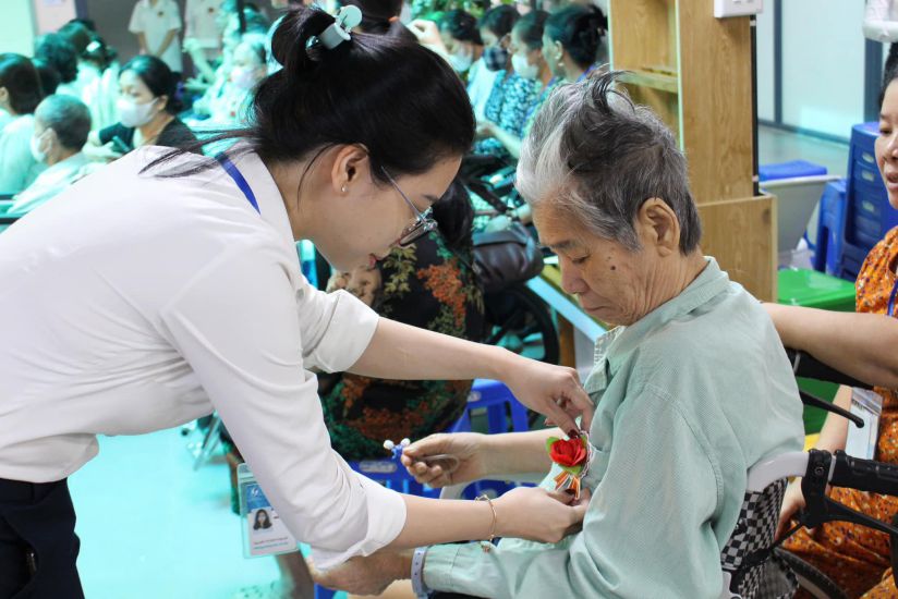 Health care for the elderly at the Central Geriatric Hospital. Photo: Provided by the hospital