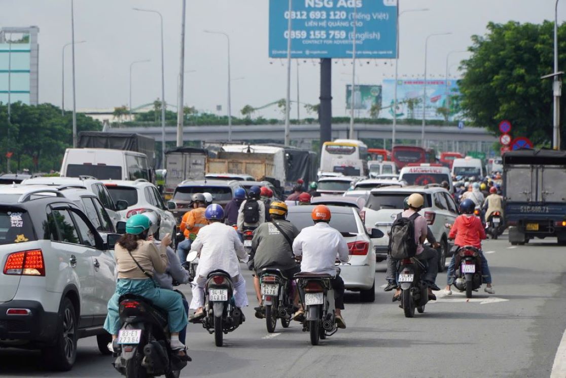 Duong Le Kha Phieu trong sang 30.8 huong ve cac tinh mien Tay xay ra tinh trang un u nhe. Anh: Chan Phuc