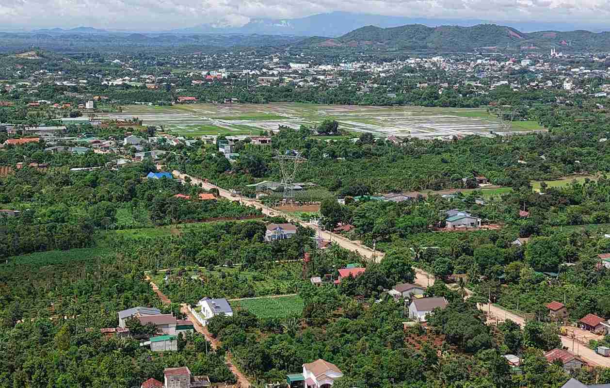 닥농의 많은 가난한 농촌 지역의 모습이 점점 더 나아지고 있습니다. 사진: 바오람