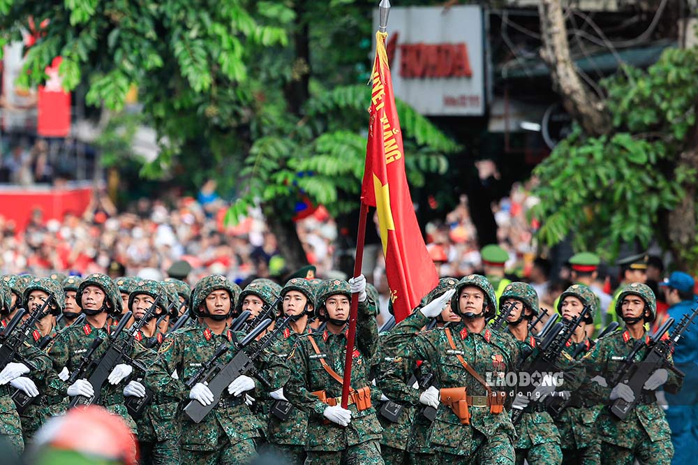 Chương trình tổng duyệt diễu binh, diễu hành chào mừng 80 năm Cách mạng Tháng Tám thành công và Quốc khánh 2.9 sáng 30.8 tại Hà Nội. Ảnh: Minh Dân
