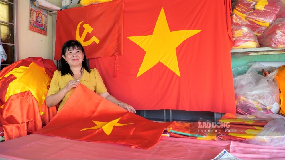 Hien la can bo Ban Xay dung Dang xa Thanh Dong, chi Thu vua dam nhiem tot cong viec co quan vua duy tri phat trien manh to may. “Du dinh tuong lai, toi se tap hop chi em lai de nang cao hon tay nghe, tiep tuc phat trien, mo rong de du dieu kien lam hop tac xa. Toi muon lan toa tinh yeu que huong dat nuoc qua nhung la co va cung mong muon giup duoc nhieu hoan canh vuot kho vuon len“, chi Thu trai long.