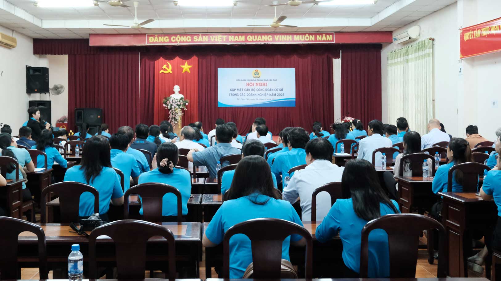 Quang canh hoi nghi. Anh: My Ly