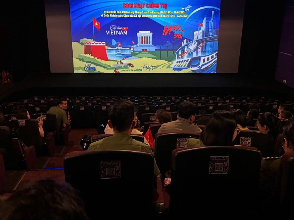 람동성 공안 노동조합은 방금 국경일 80주년 기념 정치 활동 조직을 자문했습니다. 사진: Quang Huy