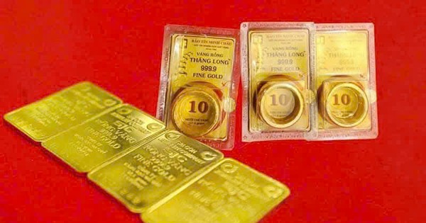 Domestic gold prices are being adjusted much stronger than the world market. Photo: Phan Anh