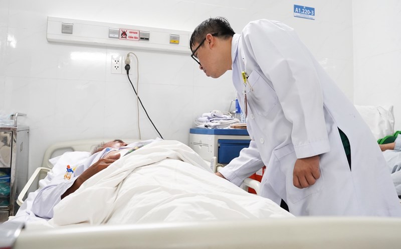 The patient choked on a bone foreign object and is now in stable health. Photo: Provided by the hospital