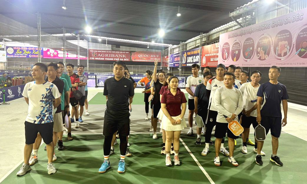 Gan 100 co dong vien, van dong vien tham gia Giai Pickleball chao mung Ngay Quoc khanh 2.9. Anh: Thanh Mai