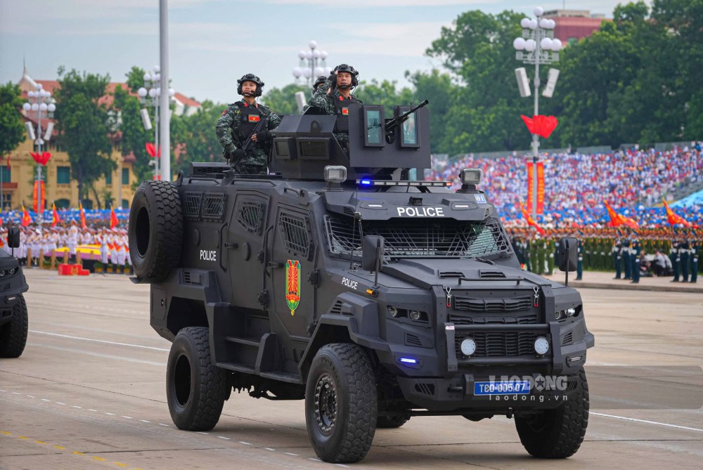 Khoi xe tac chien chong khung bo