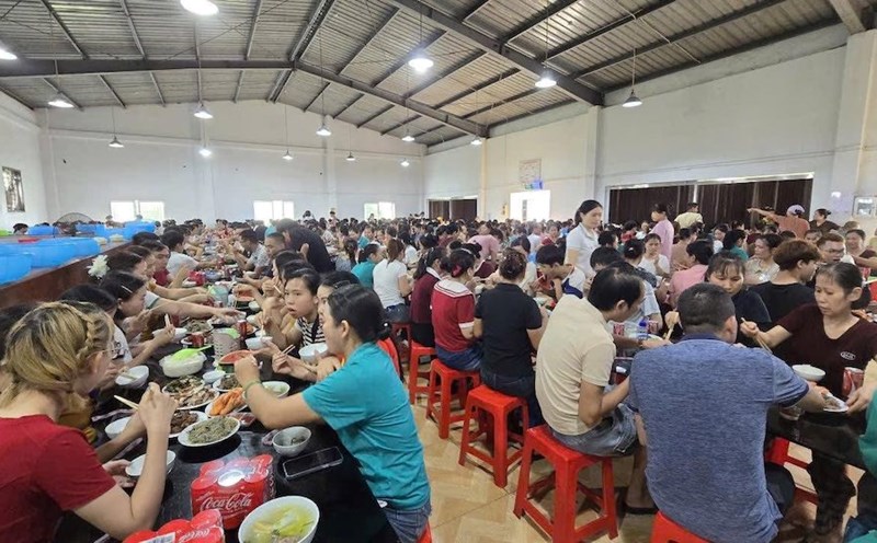 Dat Dang Garment Trade Union organized a meaningful meal for 580 workers. Photo: Dat Dang Garment Company Limited