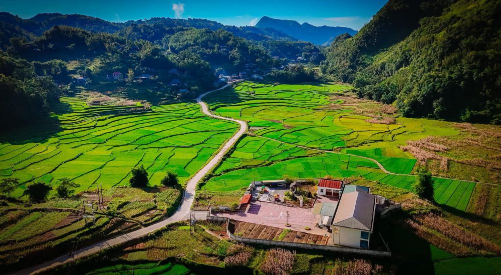 Tourism brings new livelihoods to people, from selling agricultural products, making homestays, organizing agricultural experiences... Photo: Nguyen Bon