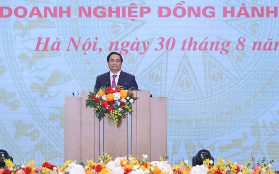 Prime Minister Pham Minh Chinh emphasized the task of building open institutions - smooth infrastructure - smart entrepreneurs. Photo: Nhat Bac