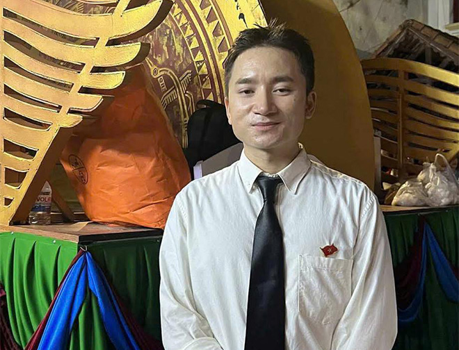Ba xa dang anh Phan Manh Quynh. Anh chup man hinh