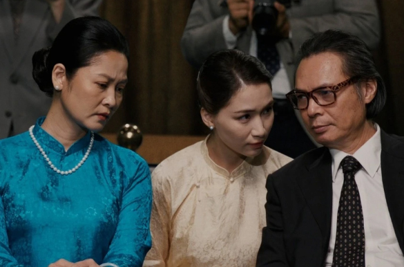 映画「Mua do」の女優トゥイ・ハ(左)。写真:Galaxy