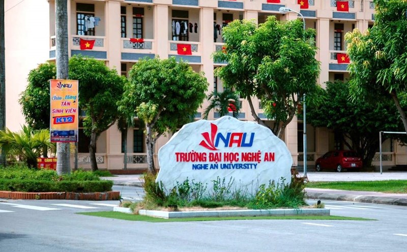 Nghe An University is committed to ensuring the quality of boarding meals for students of the Pedagogical practice Primary and Secondary School. Photo: Ngoc Anh