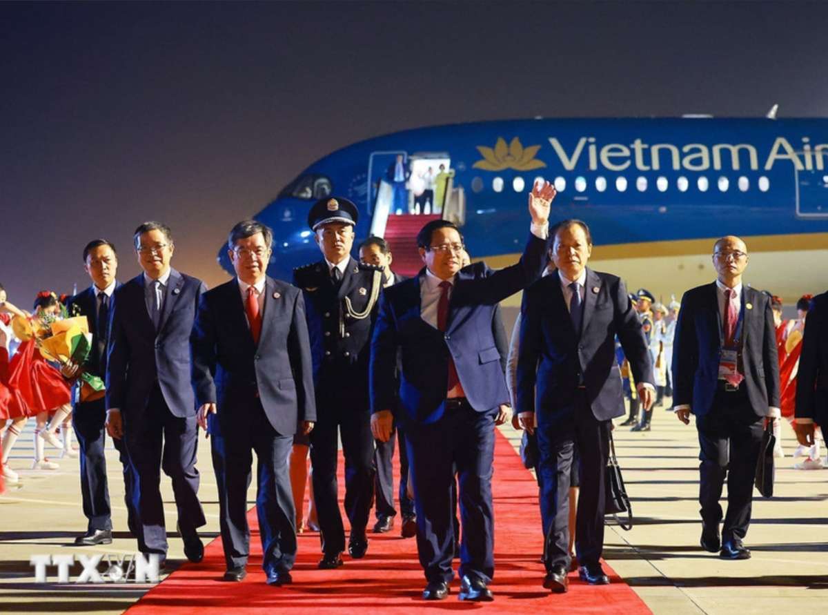 Politburo member and Prime Minister Pham Minh Chinh arrived in Tianjin to begin his working trip to China. Photo: VNA