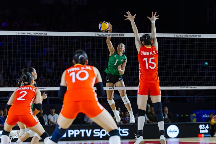 중국 여자 배구 대표팀 대 프랑스. 사진: FIVB