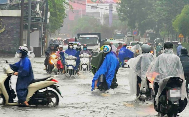 Storm No. 6 causes heavy rain. Photo: Phuc Dat