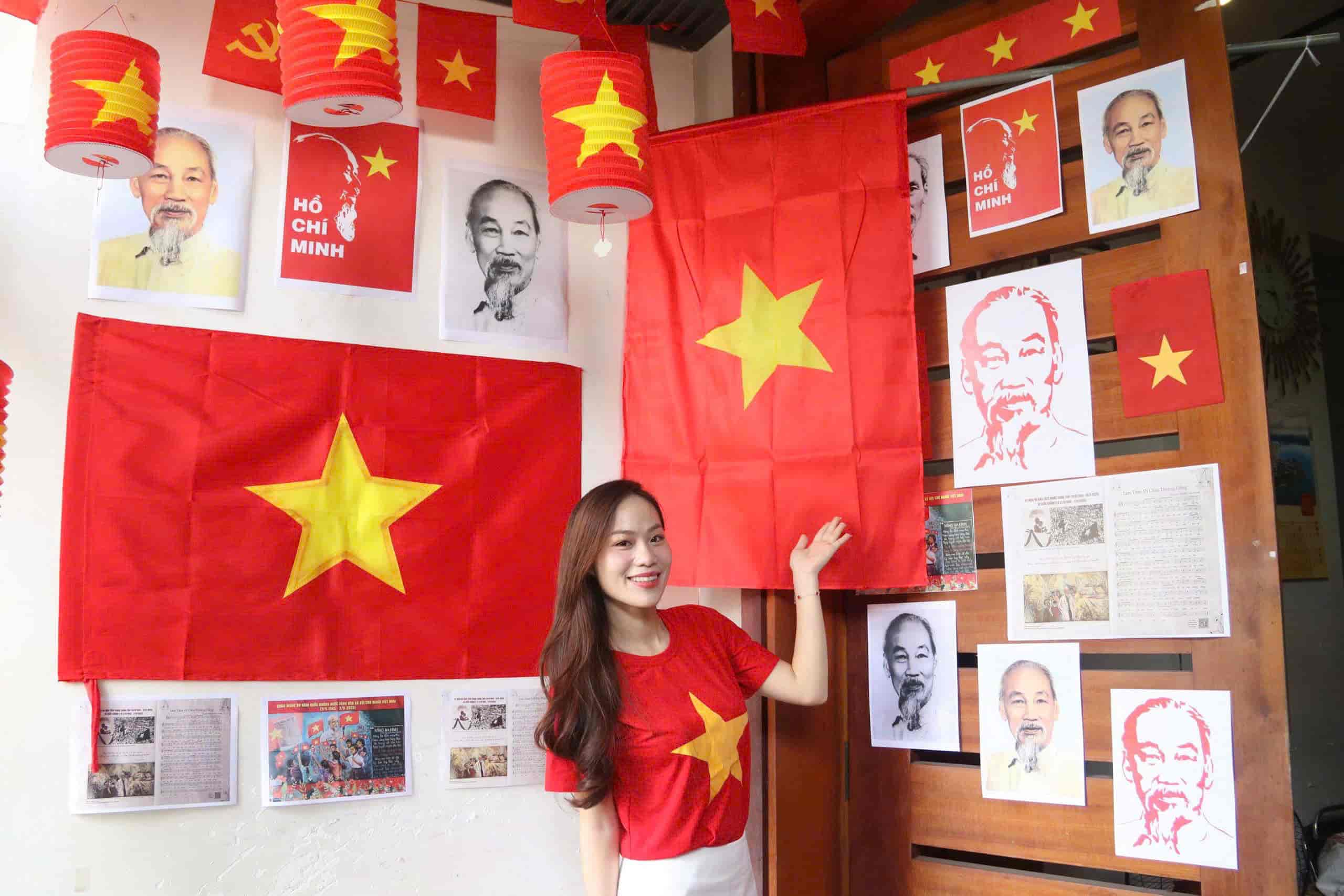 Many places in Khanh Hoa are brilliant with flags and flowers celebrating the National Assembly. Photo: Thanh Thuy
