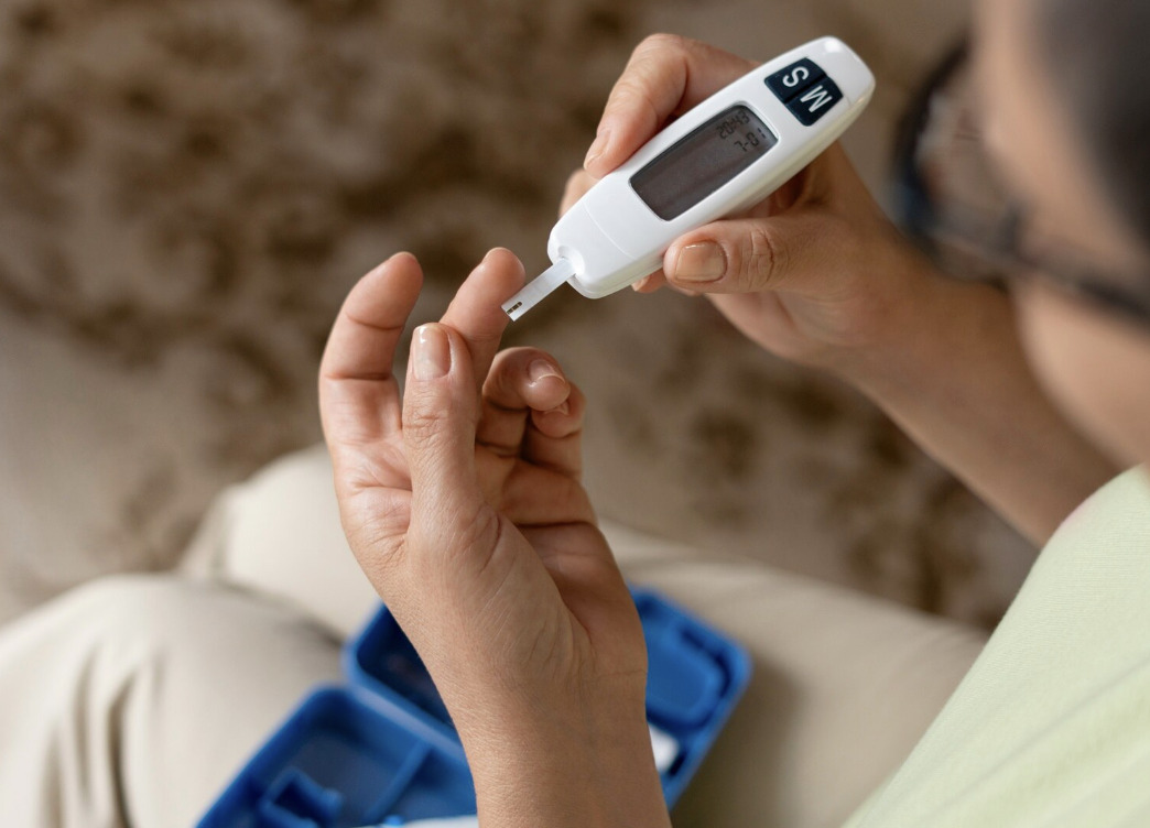 Why do you have to measure blood sugar regularly? Photo: Thuy Duong