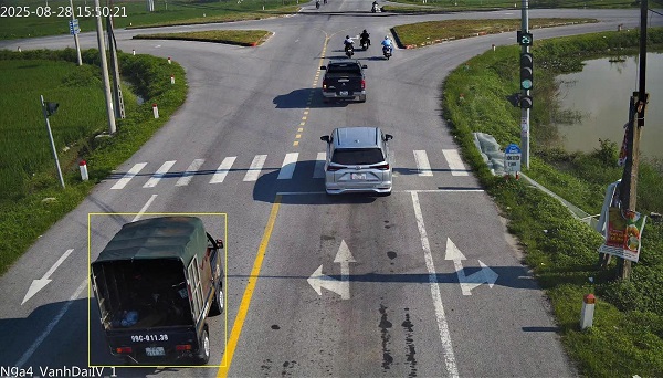 박닌에서 과태료를 부과받은 차량 소유주. 사진: 박닌 공안