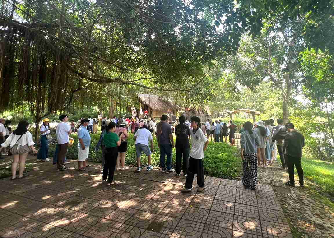 Luong khach du lich den tham quan, nghi duong o tinh dip nghi le Quoc khanh 2.9 nam 2025 du kien tang so voi cung ky nam 2024. Anh: Bao Trung