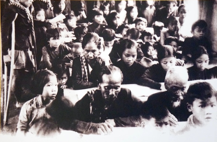 Lop binh dan hoc vu o xa Hau My, huyen Cai Be, tinh Tien Giang nam 1951 - Anh tu lieu