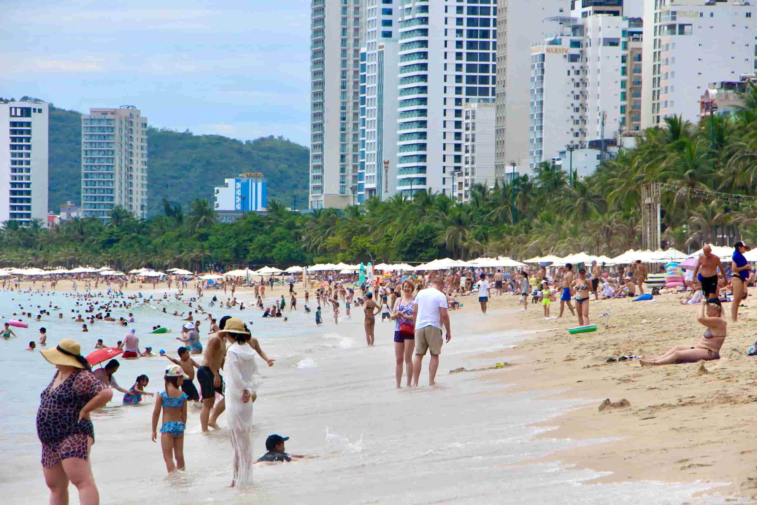 Los turistas en Nha Trang registraron un nivel bastante bajo en los primeros dias de las vacaciones. Foto: Huu Long