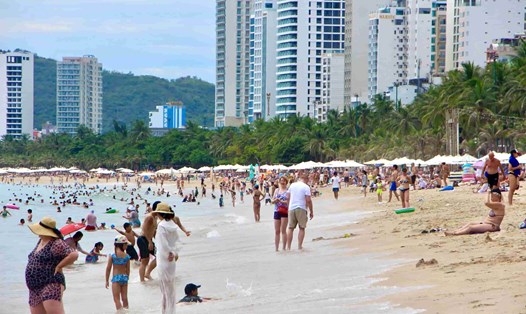 Khách du lịch tại Nha Trang ghi nhận khá thấp trong những ngày đầu của kỳ nghỉ lễ. Ảnh: Hữu Long