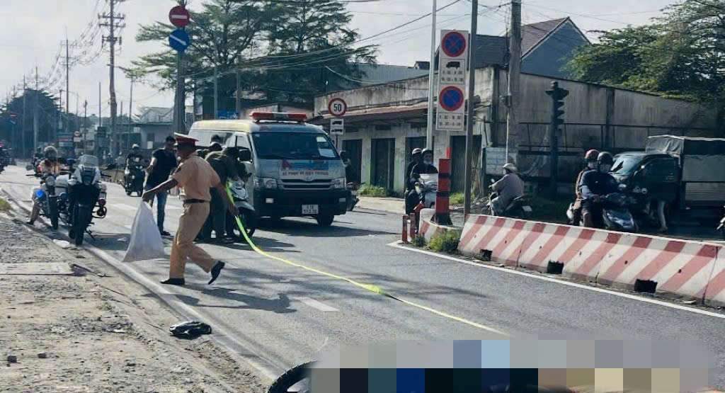 The scene of the man's death after a collision with a truck in Ho Chi Minh City. Photo: Dong Hoang