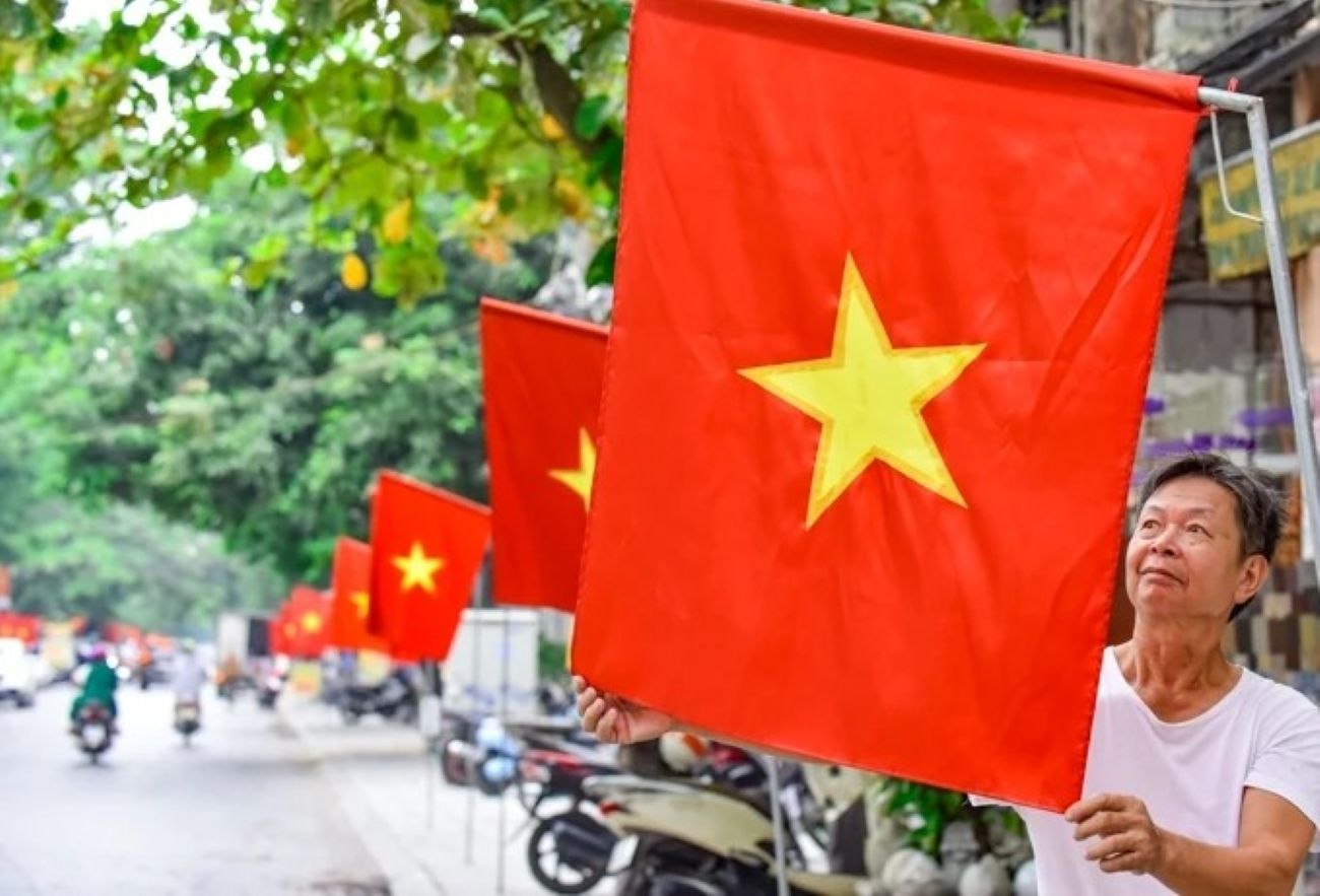 Thanh Hoa people hang the national flag to celebrate National Day on September 2. Photo: Hoang Dong