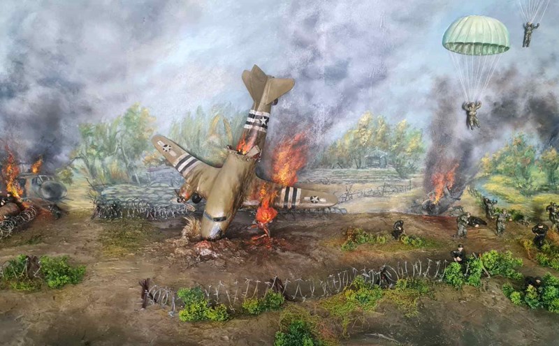 Reenacting the scene of the army and people of Dam Doi - Cai Nuoc - Cha La, Ca Mau shot down an epidemic plane. Photo: Nhat Ho