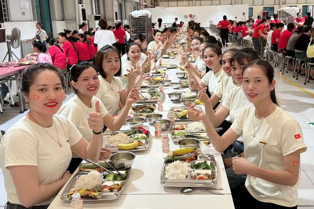 De nombreux ouvriers participent au « Dîner du syndicat ». Photo : Syndicat de Ha Tinh