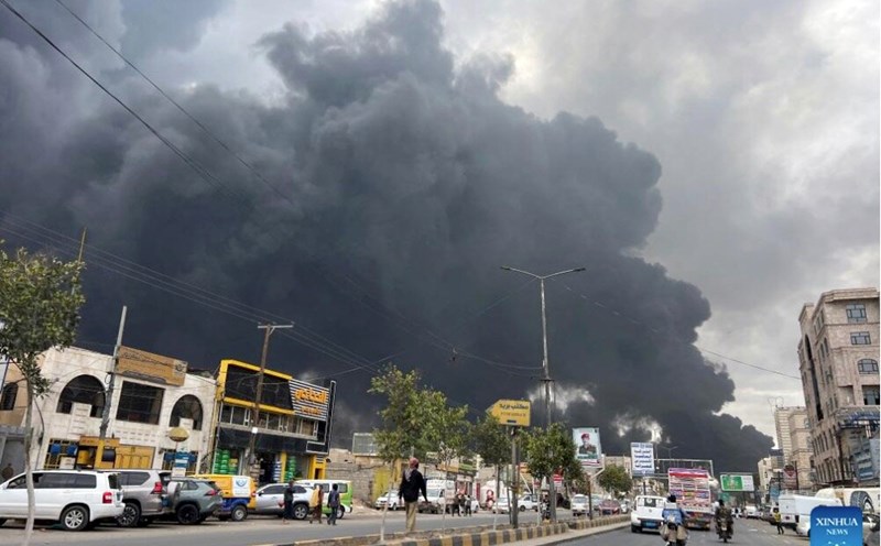 Smoke rises in Yemen after an Israeli airstrike on Houthi forces Photo: Xinhua