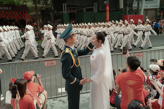 Young couples in a special wedding photo series at the A80 rehearsal. Photo: Mr. Studio Happiness
