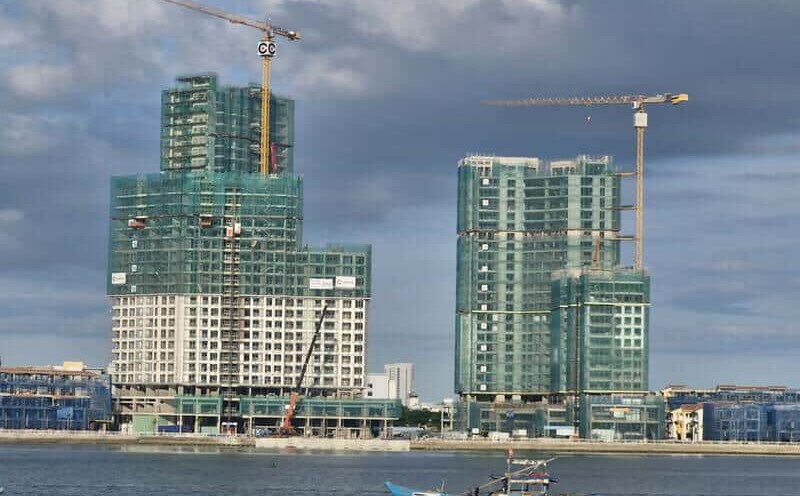 Many projects are being implemented along the Han River (Da Nang City). Photo: Thu Giang