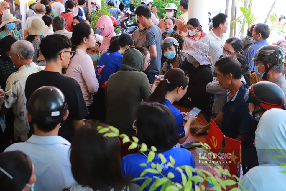 Quy Nhon Nam la mot trong nhung dia phuong dau tien cua tinh Gia Lai trien khai viec chi tien qua tang. Anh: Hoai Phuong