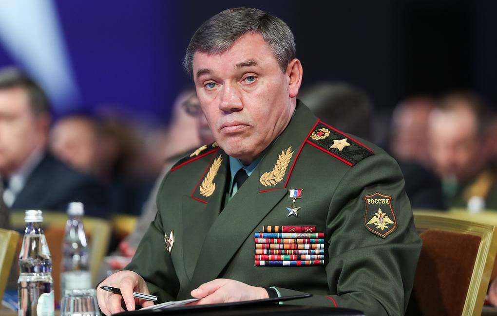 El Jefe de Estado Mayor de las Fuerzas Armadas de Rusia el General Valery Gerasimov anuncia los resultados de la campaña de primavera-verano en Ucrania. Foto: TASS