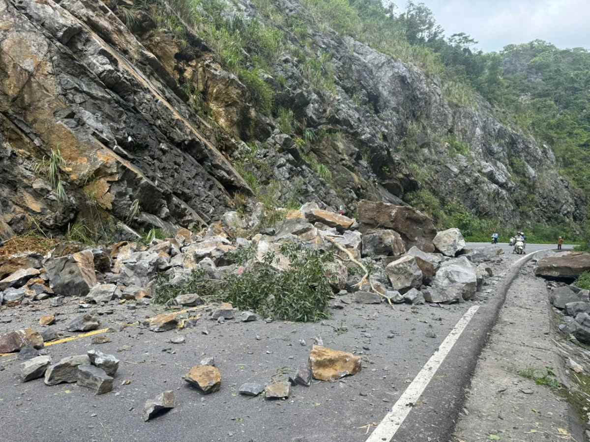 La scene du glissement de terrain. Photo: Cat de zone speciale Hai, Hai Phong