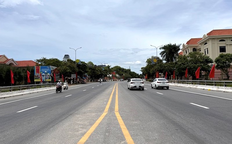 Quang Tri has just announced the temporary suspension of traffic on many routes to serve the special art program to celebrate National Day on September 2. Photo: Cong Sang